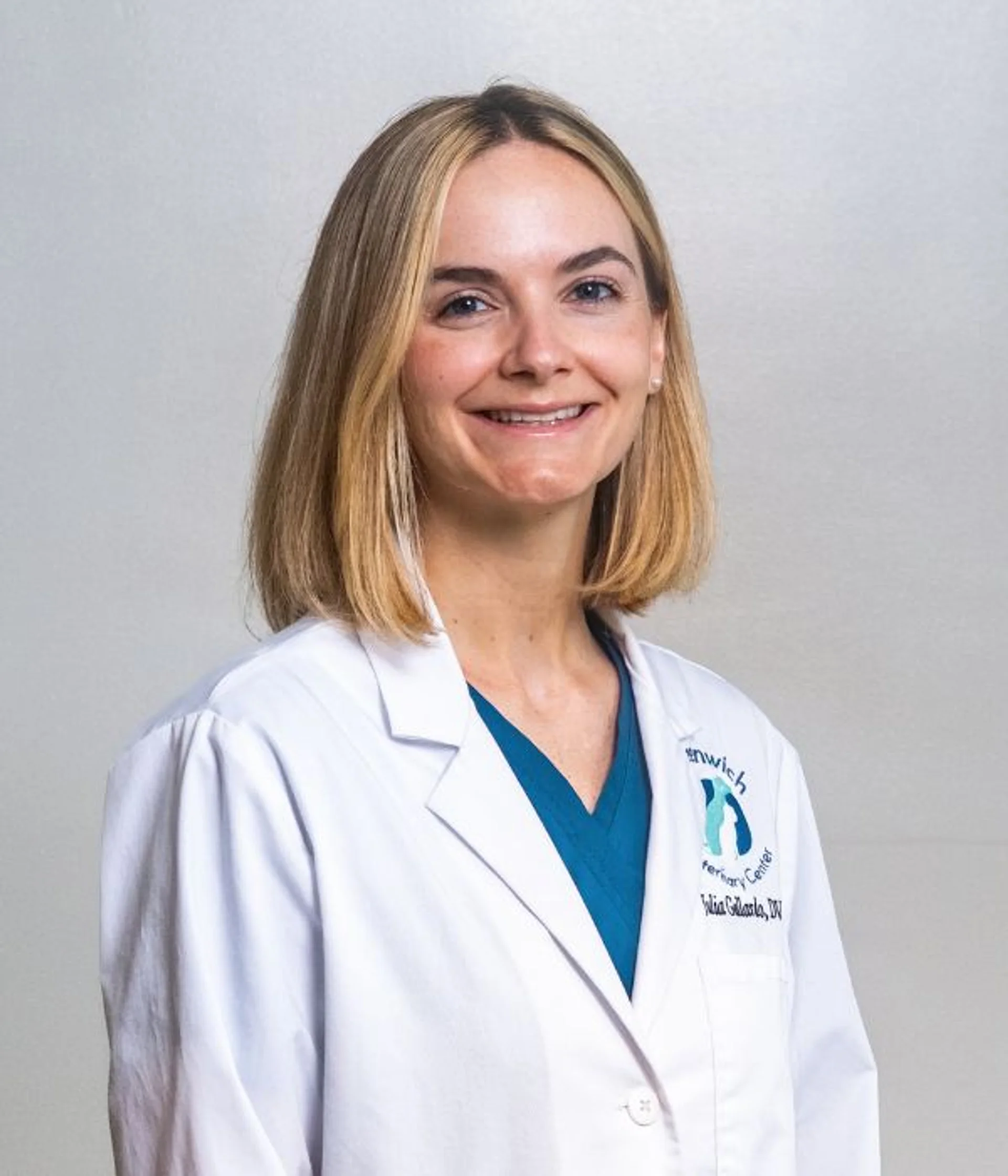 Dr. Julia Gallardo